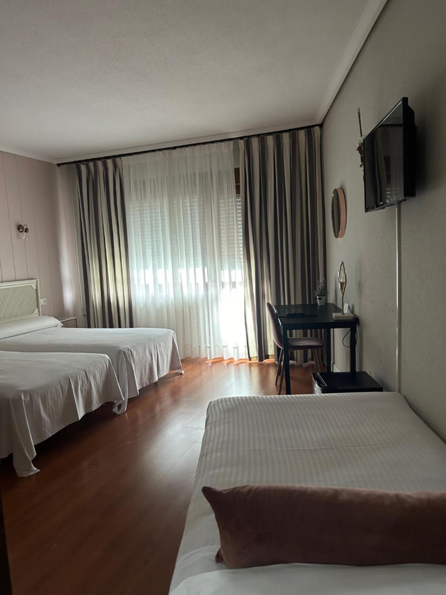 Hotel Marques De Santillana Torrelavega Dış mekan fotoğraf
