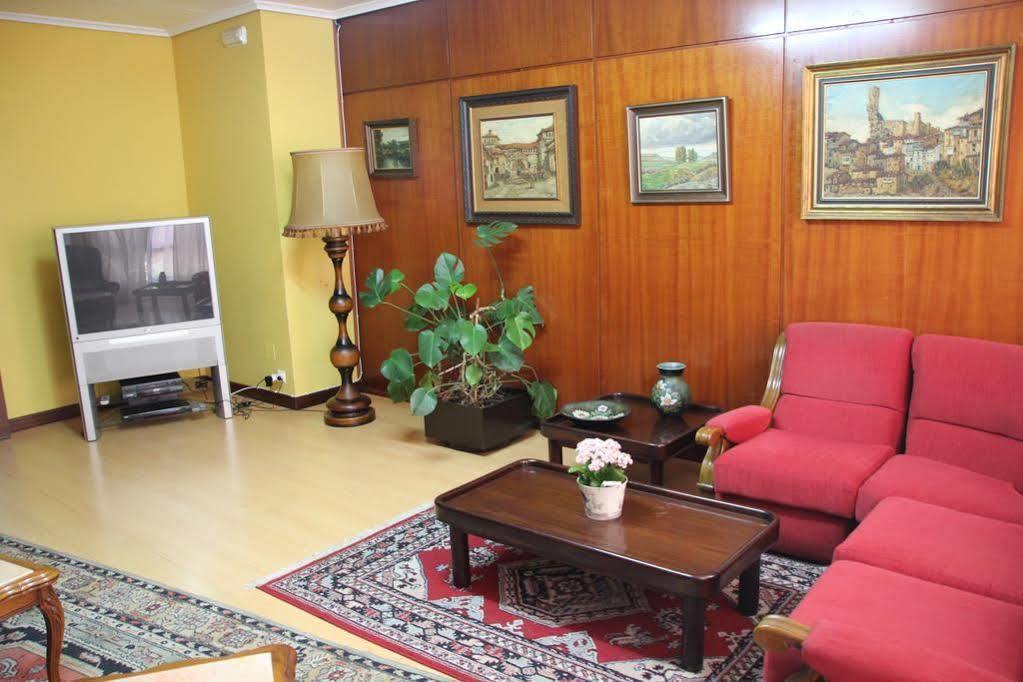 Hotel Marques De Santillana Torrelavega Dış mekan fotoğraf