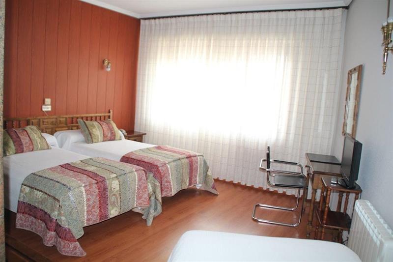 Hotel Marques De Santillana Torrelavega Dış mekan fotoğraf