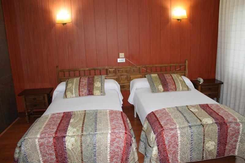 Hotel Marques De Santillana Torrelavega Dış mekan fotoğraf