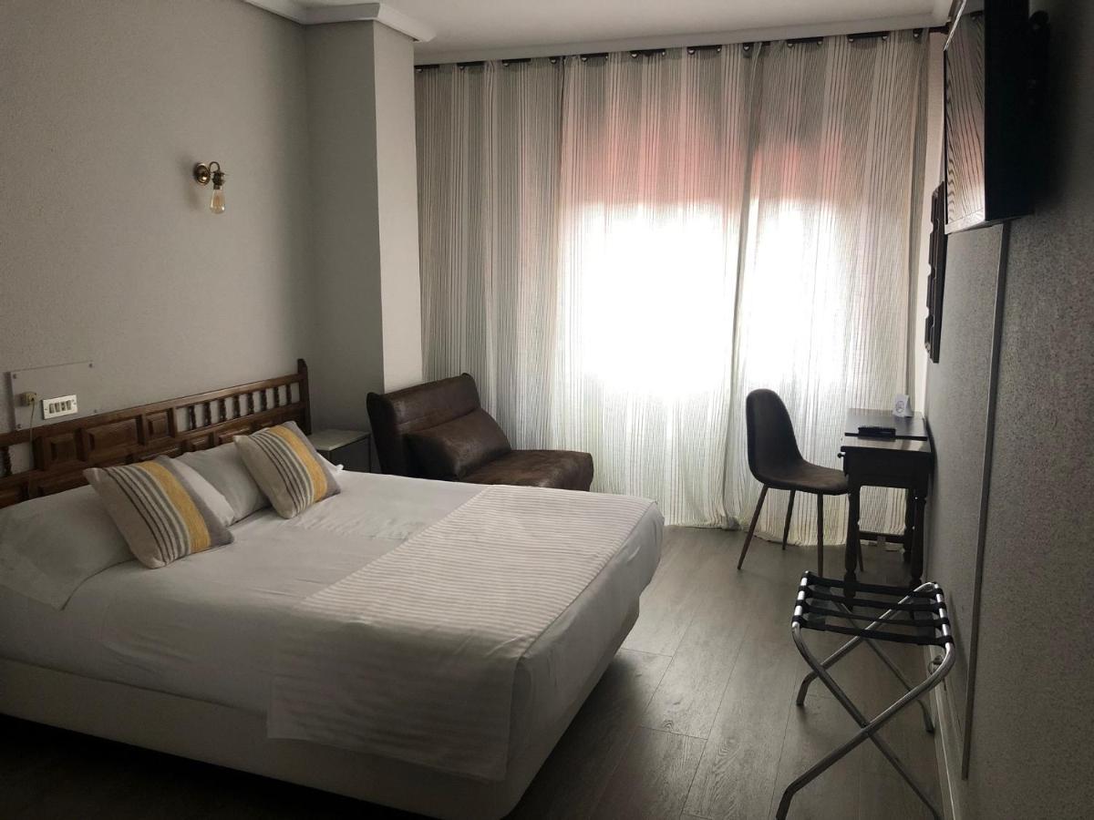 Hotel Marques De Santillana Torrelavega Dış mekan fotoğraf