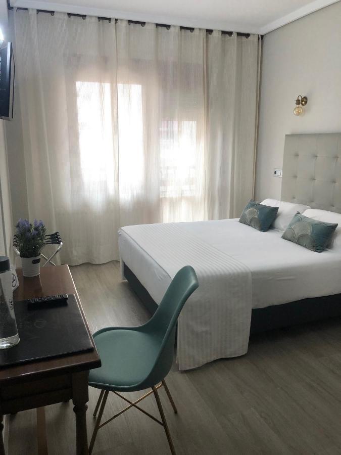 Hotel Marques De Santillana Torrelavega Dış mekan fotoğraf