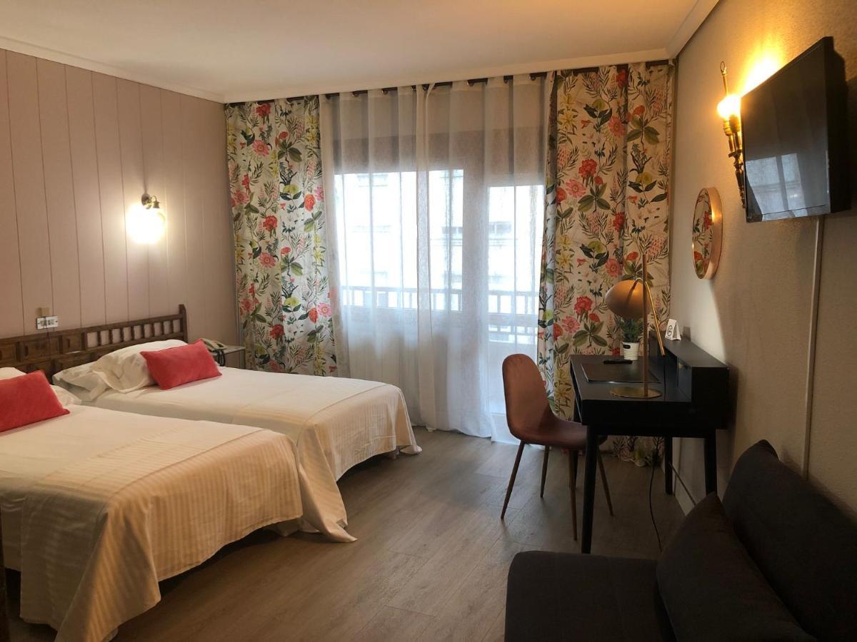 Hotel Marques De Santillana Torrelavega Dış mekan fotoğraf