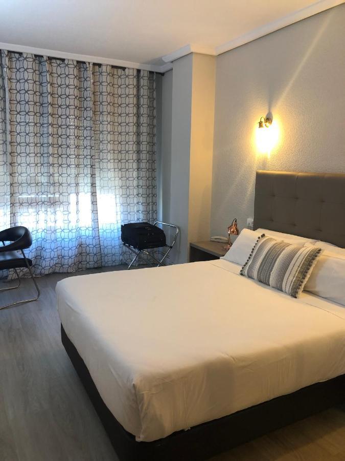 Hotel Marques De Santillana Torrelavega Dış mekan fotoğraf